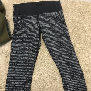 Lululemon cropped yogapants